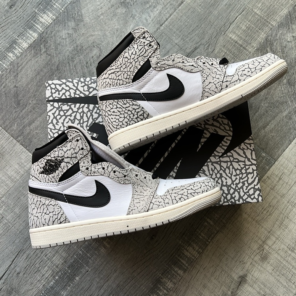 Nike Air Jordan 1 retro high OG NEW WITH BOX - Picture 5 of 10